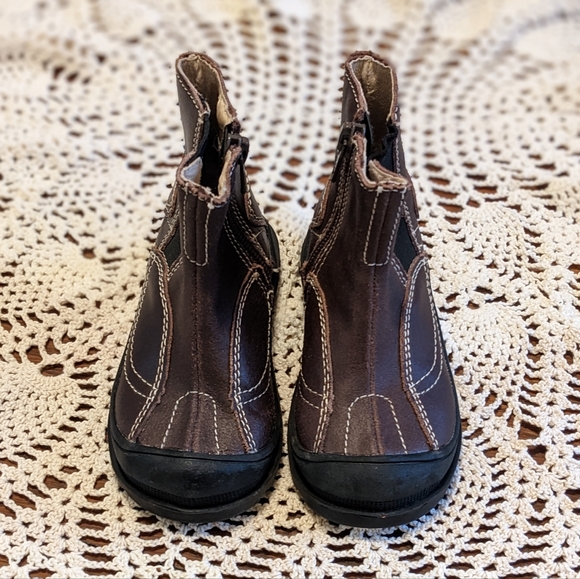 Vincent Toddler Zip-up Leather Boots. Perfect for Fall and Winter! - Picture 3 of 6